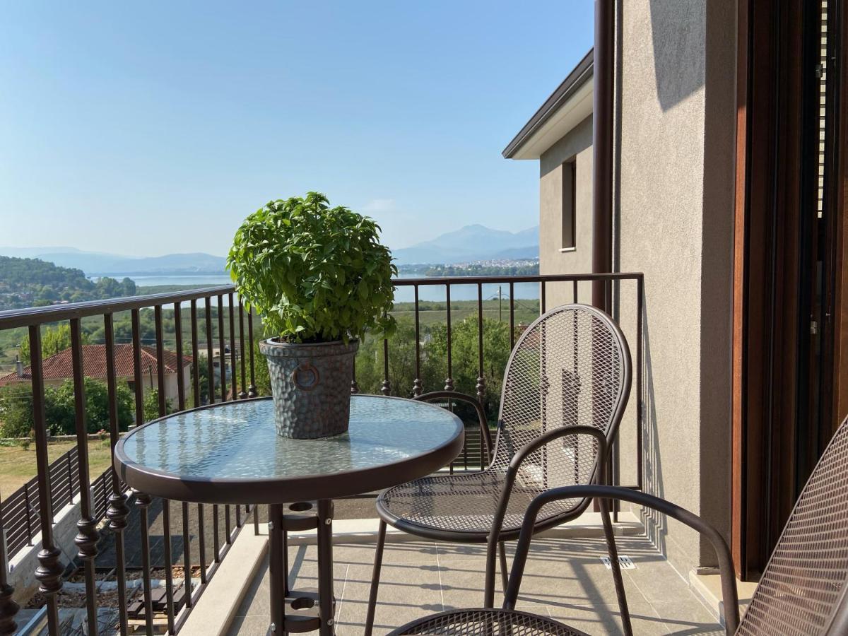 Montana Lake View يانينة المظهر الخارجي الصورة