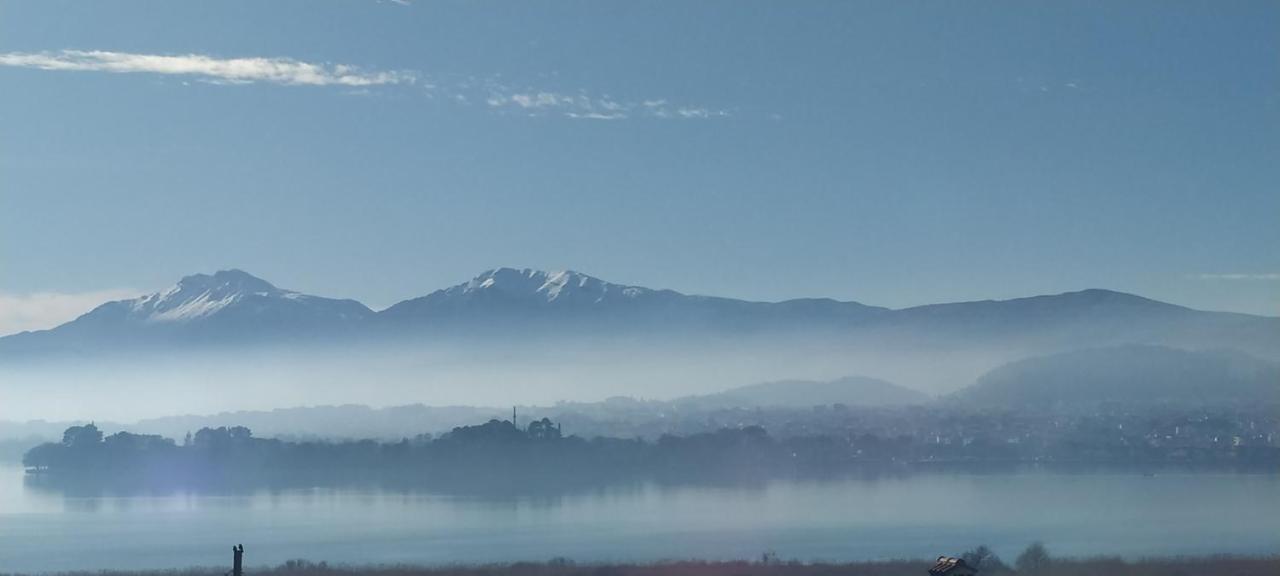 Montana Lake View يانينة المظهر الخارجي الصورة
